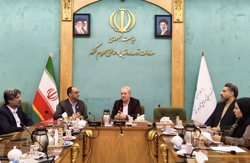 تكمیل زنجیره ارزش نوغانداری با ظرفیت علمی سازمان تات و مشاركت زنان روستایی/ نمایشگاه توانمندی‌های روستا و عشایر از ۱۶ مهر در تهران