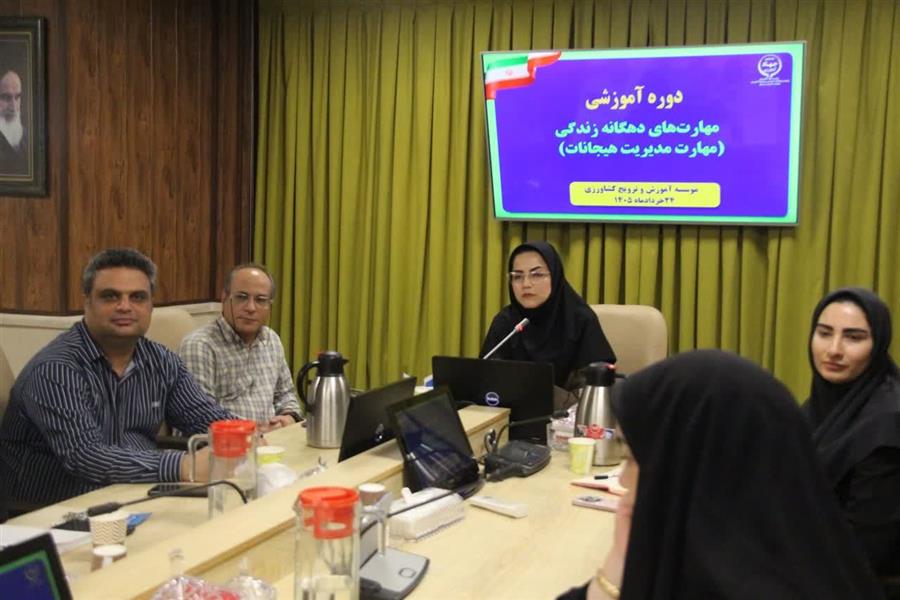 كارگاه آموزشی مهارت‌های دهگانه زندگی با موضوع «مهارت مدیریت هیجانات» برگزار شد