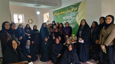 هم‌زمان با دهه مبارك فجر، بازدید از نمایشگاه و صندوق‌های اعتبارات خرد كرمان, زنان روستایی پرچم‌داران امنیت غذایی كشور هستند